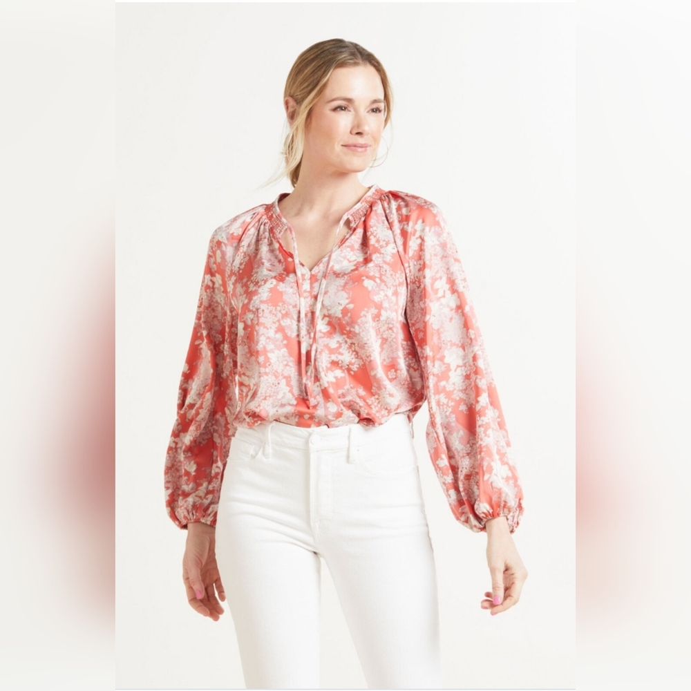 Evereve Keira Smocked Neck Blouse Longsleeve NWT Size Xs